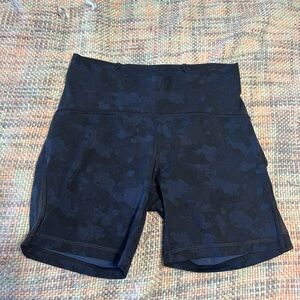 Beautiful size 8 Lululemon shorts! ❤️